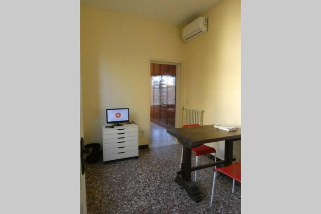Casa Storica E Confortevole Empoli Kültér fotó